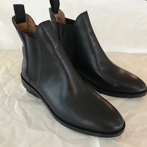 Everlane Black Chelsea Boots US size 7